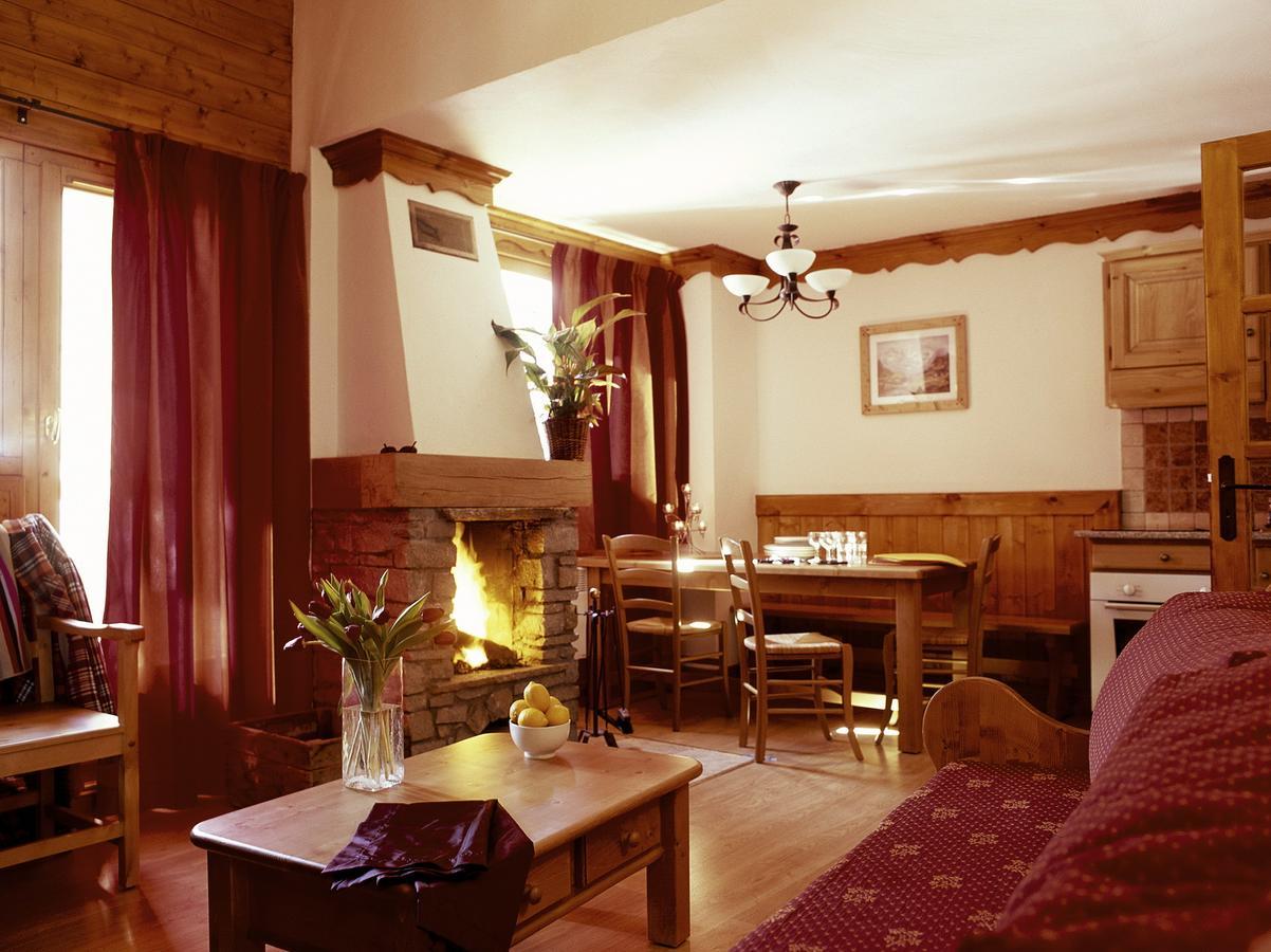 Oz Chalet Des Neiges Oz En Oisans المظهر الخارجي الصورة
