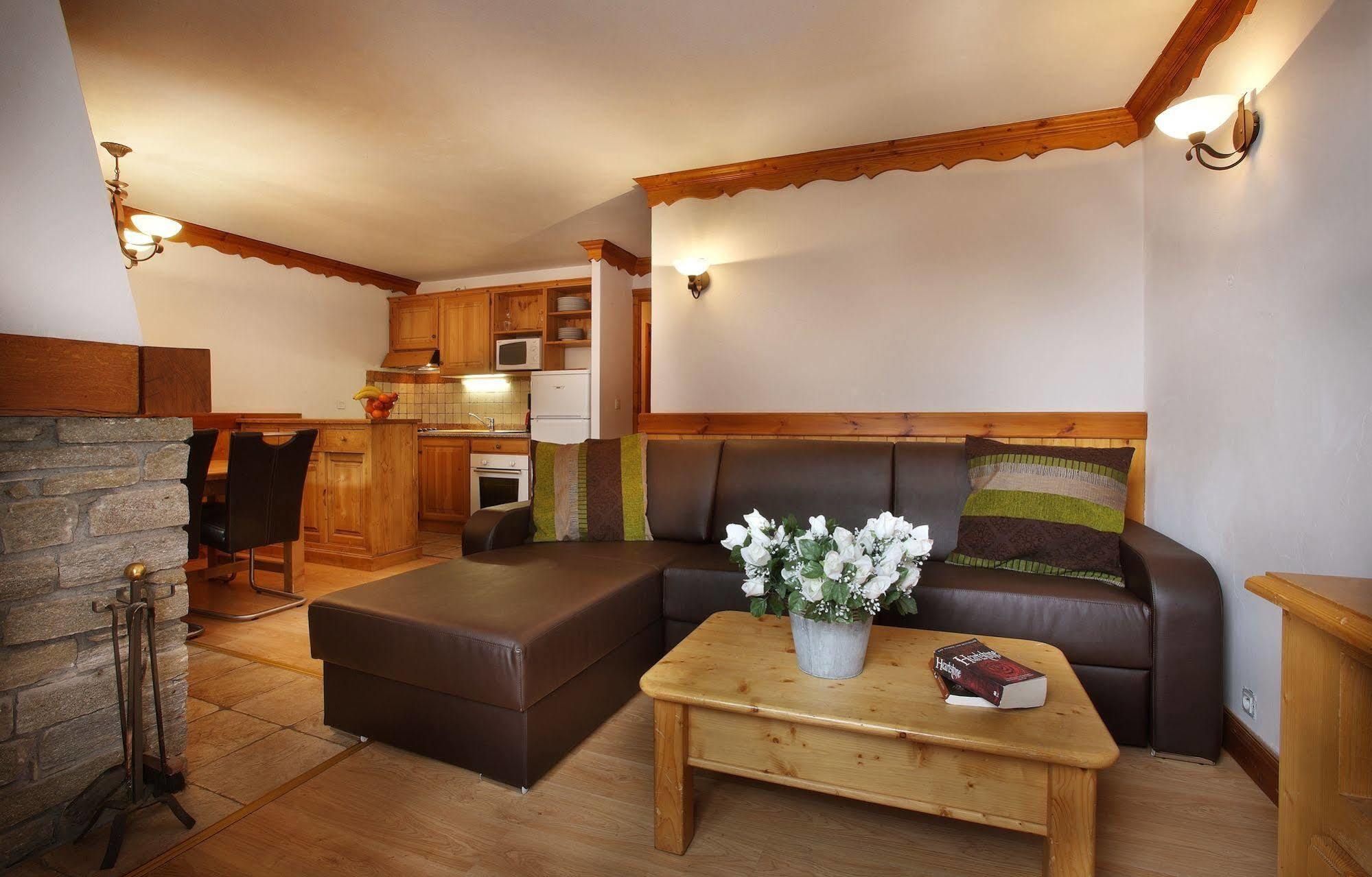 Oz Chalet Des Neiges Oz En Oisans المظهر الخارجي الصورة